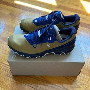 Womens On Cloudventure Trail shoes